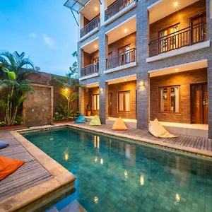 Couette-café Gelatik, Seminyak